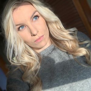 Meet your Posher, Malia